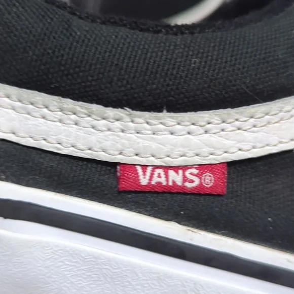 Vans Old Skool Pro skate shoes in a black and white colorway with suede & canvas - Picture 11 of 12